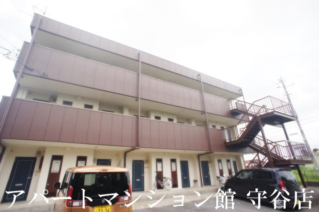 ラフォーレナミキの外観