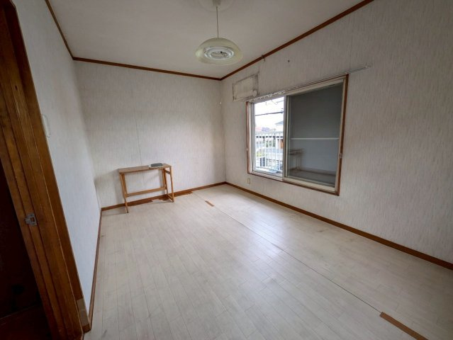 交野市郡津5丁目戸建ての洋室