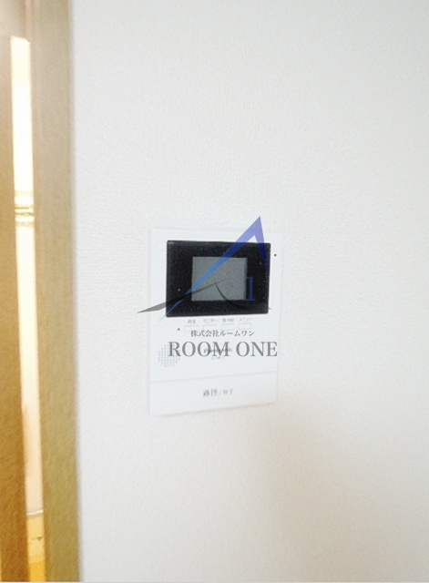 メゾンドールのセキュリティ|モニター付きインターホンです。