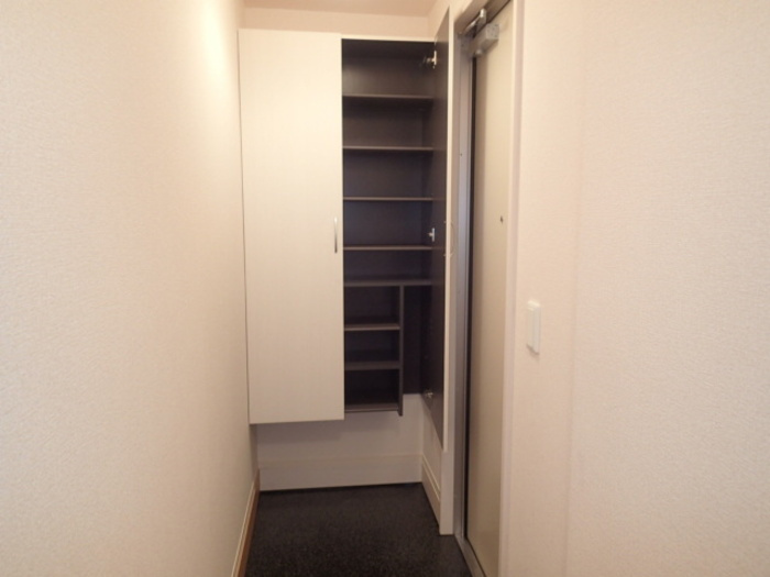 D-ROOM・SK Ⅰの玄関