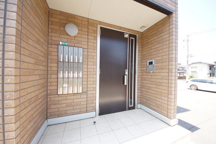 D-ROOM・SK Ⅰのエントランス