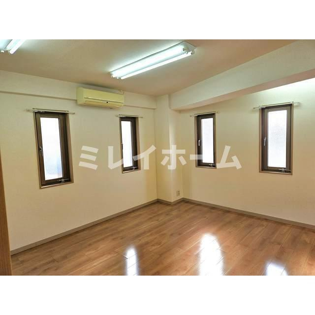 西蒲田六丁目ビルの居間・リビング