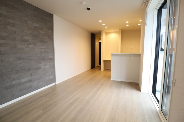 INFINIの居間・リビング