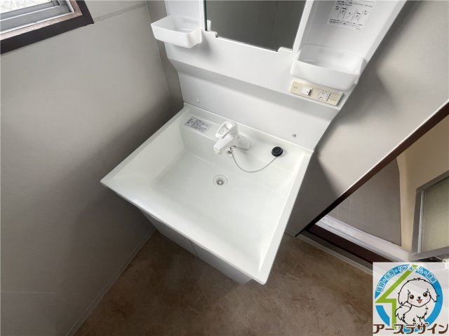 三陽南マンションの独立洗面台