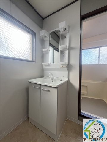 三陽南マンションの独立洗面台