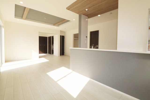 郡山市安積町南長久保2丁目　　　1号棟　　　安積第３小学校、安積第２中学区の居間・リビング