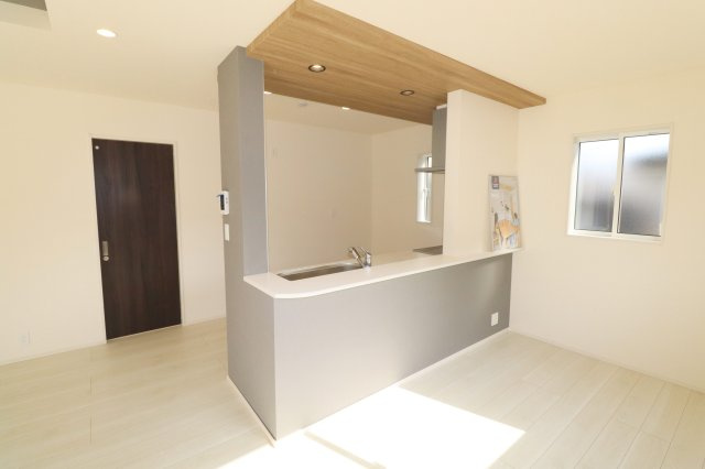 郡山市安積町南長久保2丁目　　　1号棟　　　安積第３小学校、安積第２中学区のキッチン