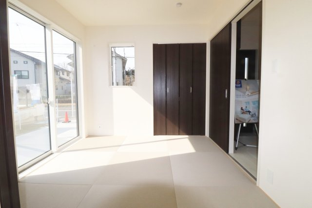 郡山市安積町南長久保2丁目　　　1号棟　　　安積第３小学校、安積第２中学区の和室