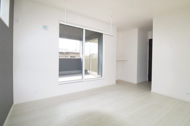 郡山市安積町南長久保2丁目　　　1号棟　　　安積第３小学校、安積第２中学区の洋室