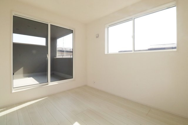 郡山市安積町南長久保2丁目　　　1号棟　　　安積第３小学校、安積第２中学区の洋室