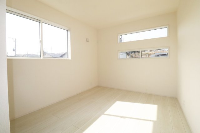 郡山市安積町南長久保2丁目　　　1号棟　　　安積第３小学校、安積第２中学区の洋室