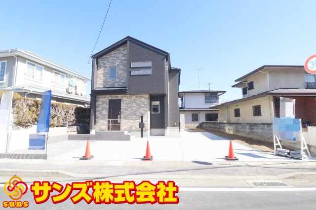 郡山市安積町南長久保2丁目　　　1号棟　　　安積第３小学校、安積第２中学区の外観|西側から見た駐車場を含む外観♪