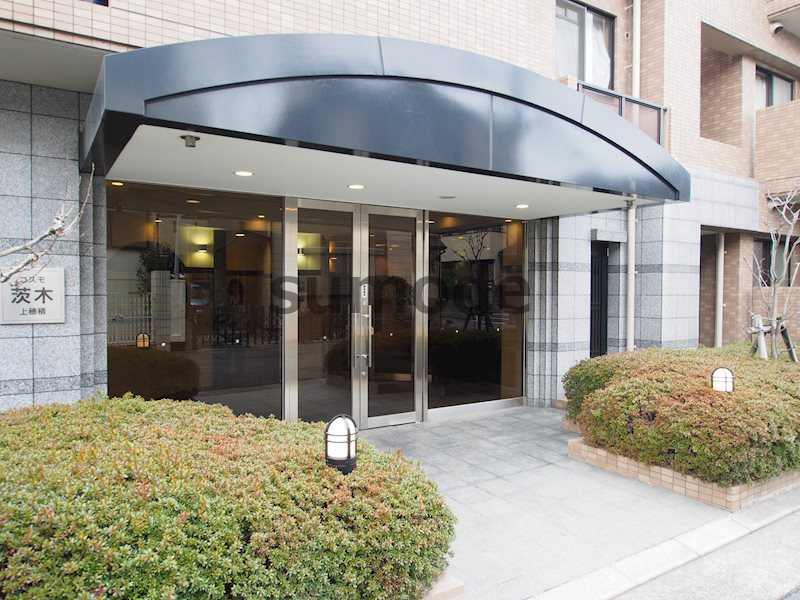 コスモ茨木上穂積のエントランス