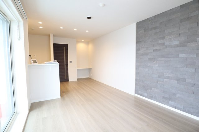 INFINIの居間・リビング