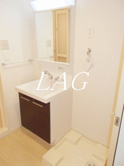 【洗面所】 | グリンデルヴァルト | 独立洗面台です。