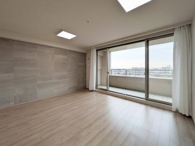 エルヴェール神戸本山アーバンライフの居間・リビング|約15.2帖のLDK
西、北二面採光、前面は小寄公園かつ14階のお部屋の為、開けた眺望となっております。