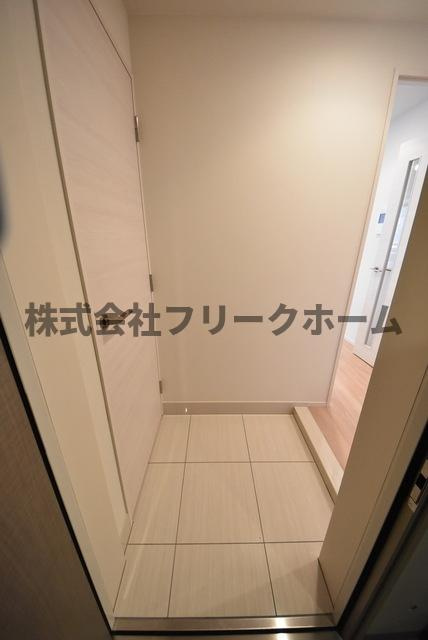 武蔵野市西久保１丁目の賃貸マンションの玄関