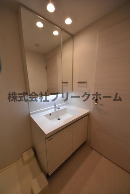 武蔵野市西久保１丁目の賃貸マンションの洗面所