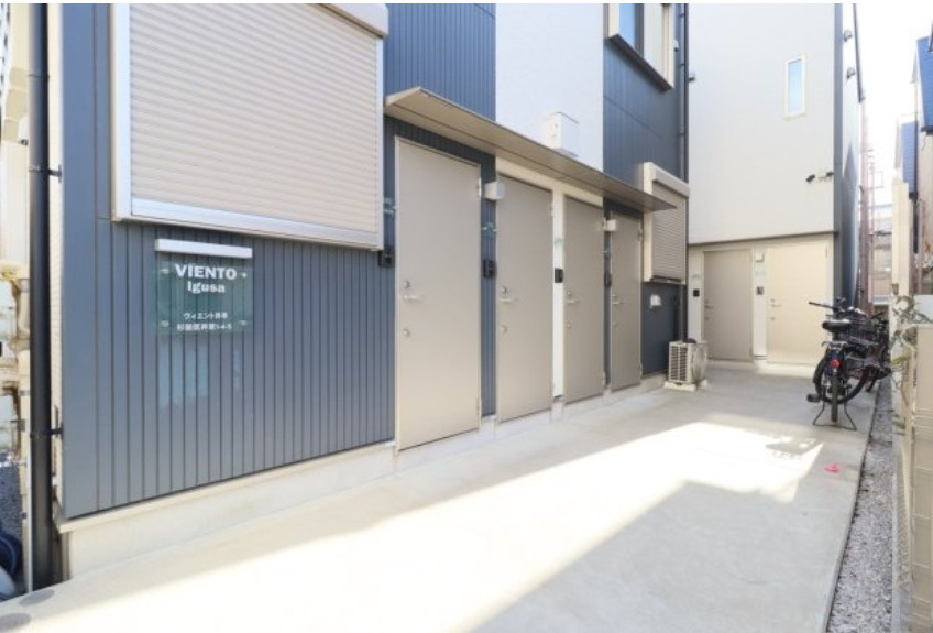 杉並区井草１丁目のアパートの玄関