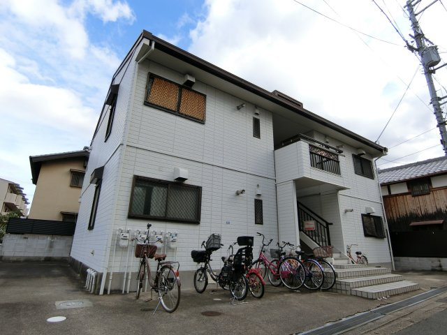 エクセル小西D棟の外観