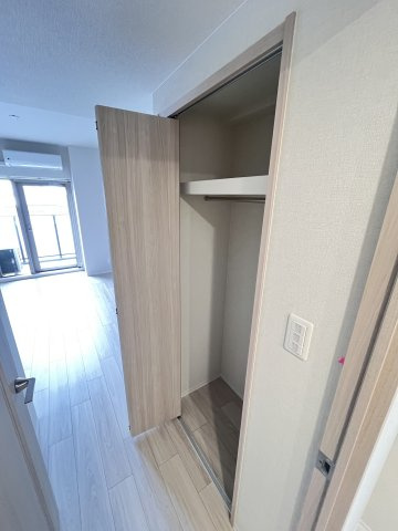 大阪市城東区東中浜２丁目の賃貸マンションの収納