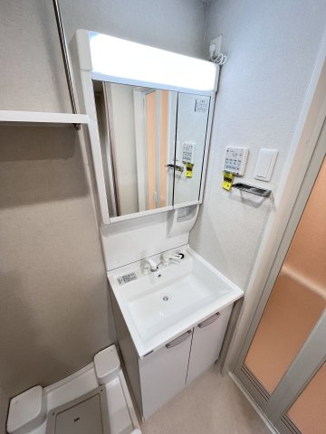 大阪市城東区東中浜２丁目の賃貸マンションの洗面所