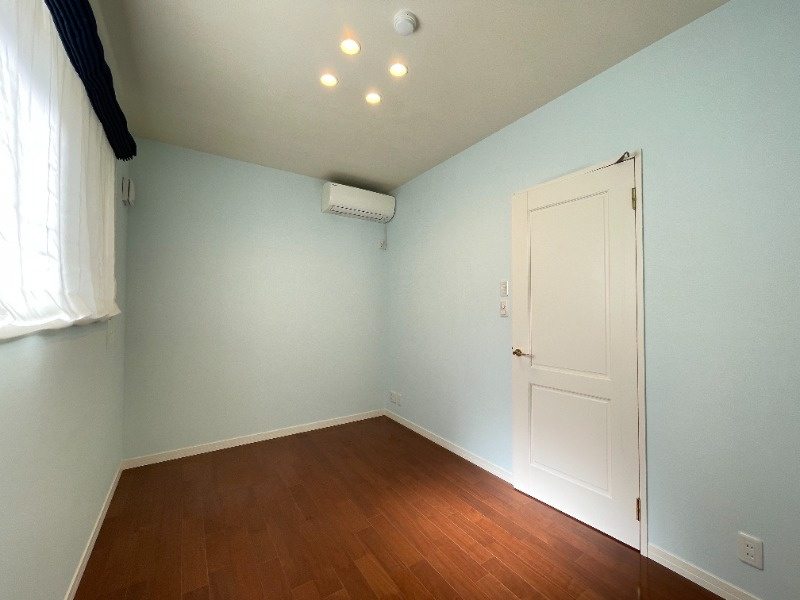 パイン ルミエールの洋室