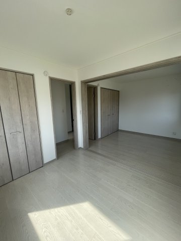 畠敷の家の洋室|建具を外すと９帖の部屋になります。カスタマイズができる１部屋