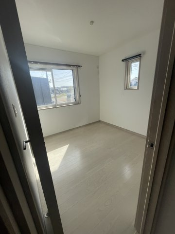 畠敷の家の洋室|2階の南側のお部屋です