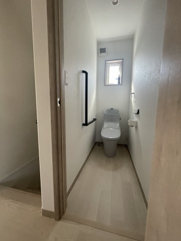 畠敷の家のトイレ|二階のトイレです