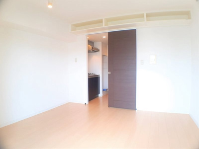 【居間・リビング】 | 新品家具付きマンション市谷薬王寺町8(KaGood東京)