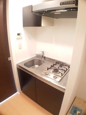 【キッチン】 | 新品家具付きマンション市谷薬王寺町8(KaGood東京)