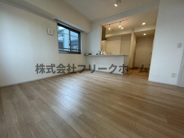 武蔵野市境１丁目の賃貸マンションの居間・リビング