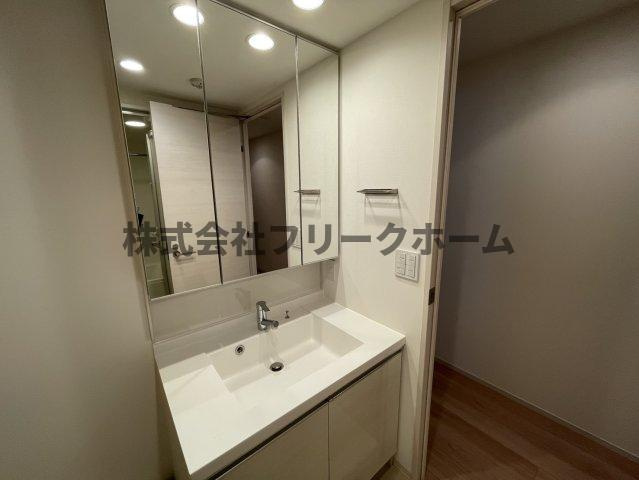 武蔵野市境１丁目の賃貸マンションの洗面所