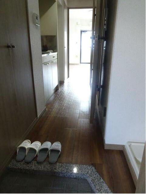 シャンブル高幡の玄関