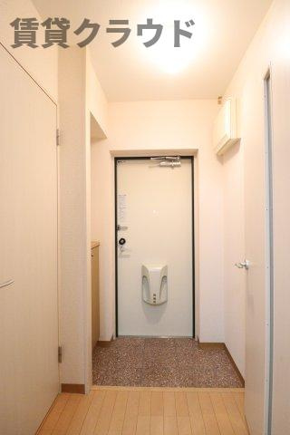 ロシニョルの玄関|明るい玄関です