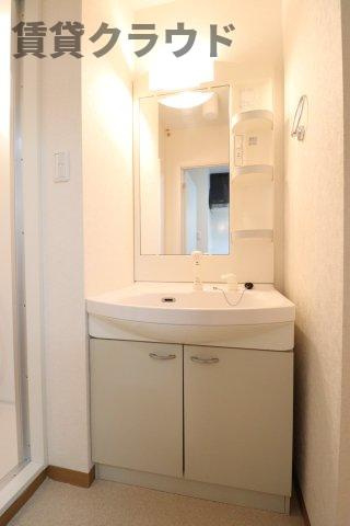 ロシニョルの洗面所|朝の準備に活躍する、洗髪洗面化粧台！