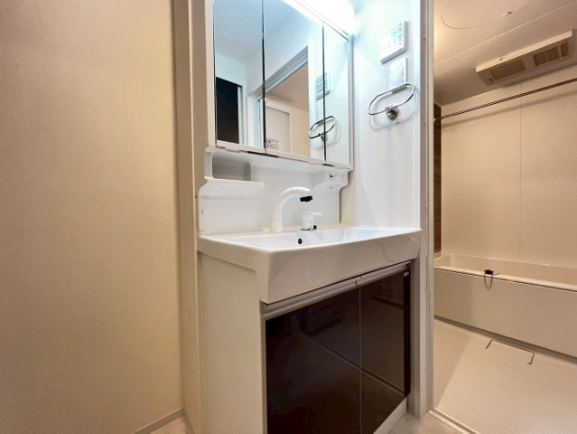  Ｌｕｍｉｅｒｅ（リュミエール）の洗面所|イメージ写真