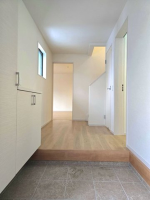 【玄関】 | 山崎一戸建て