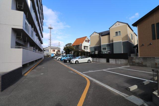 パールマンションの駐車場