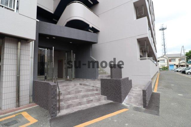 パールマンションのエントランス