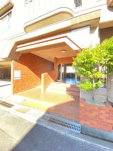 セブンハイムのエントランス