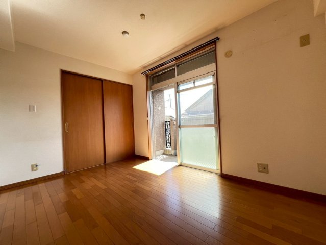 セブンハイムの洋室