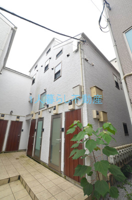 【エントランス】 | サークルハウスB棟 | エントランスです