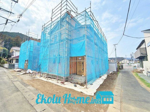 青梅市畑中　全２棟　１号棟の前面道路含む現地写真
