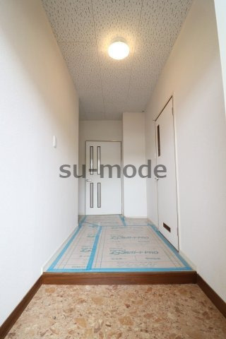 サンライズ春日丘の玄関