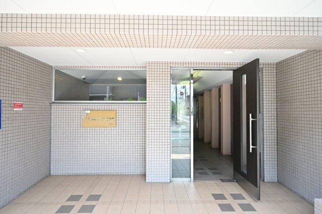 Ｊパークウェル中村橋のエントランス
