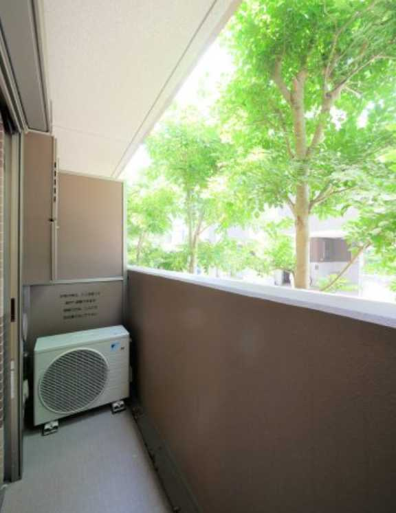 PREMIUM CUBE G 三軒茶屋　ペット飼育可　ネット無料　分譲賃貸のバルコニー