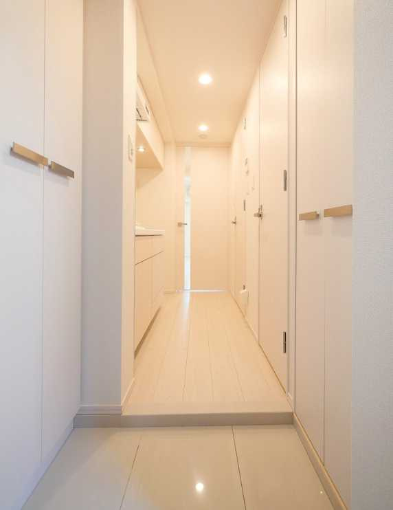 PREMIUM CUBE G 三軒茶屋　ペット飼育可　ネット無料　分譲賃貸の玄関