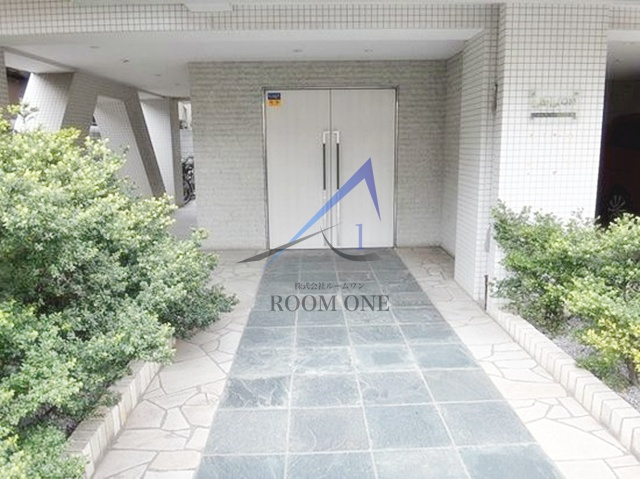 ル・リオン多摩川ＧＲＡＮＤ-ＣＯＵＲＴのエントランス|エントランスです。